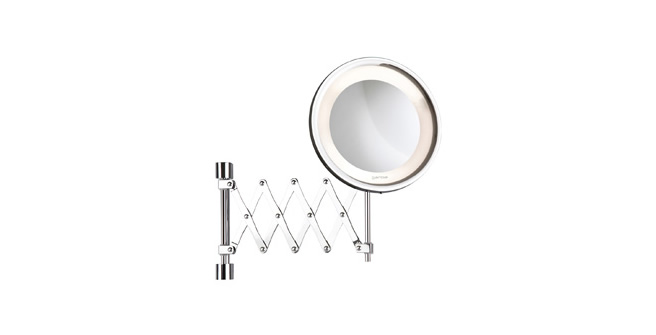 Espelho pantogrfico em lato cromado, com iluminao antiofuscante.
